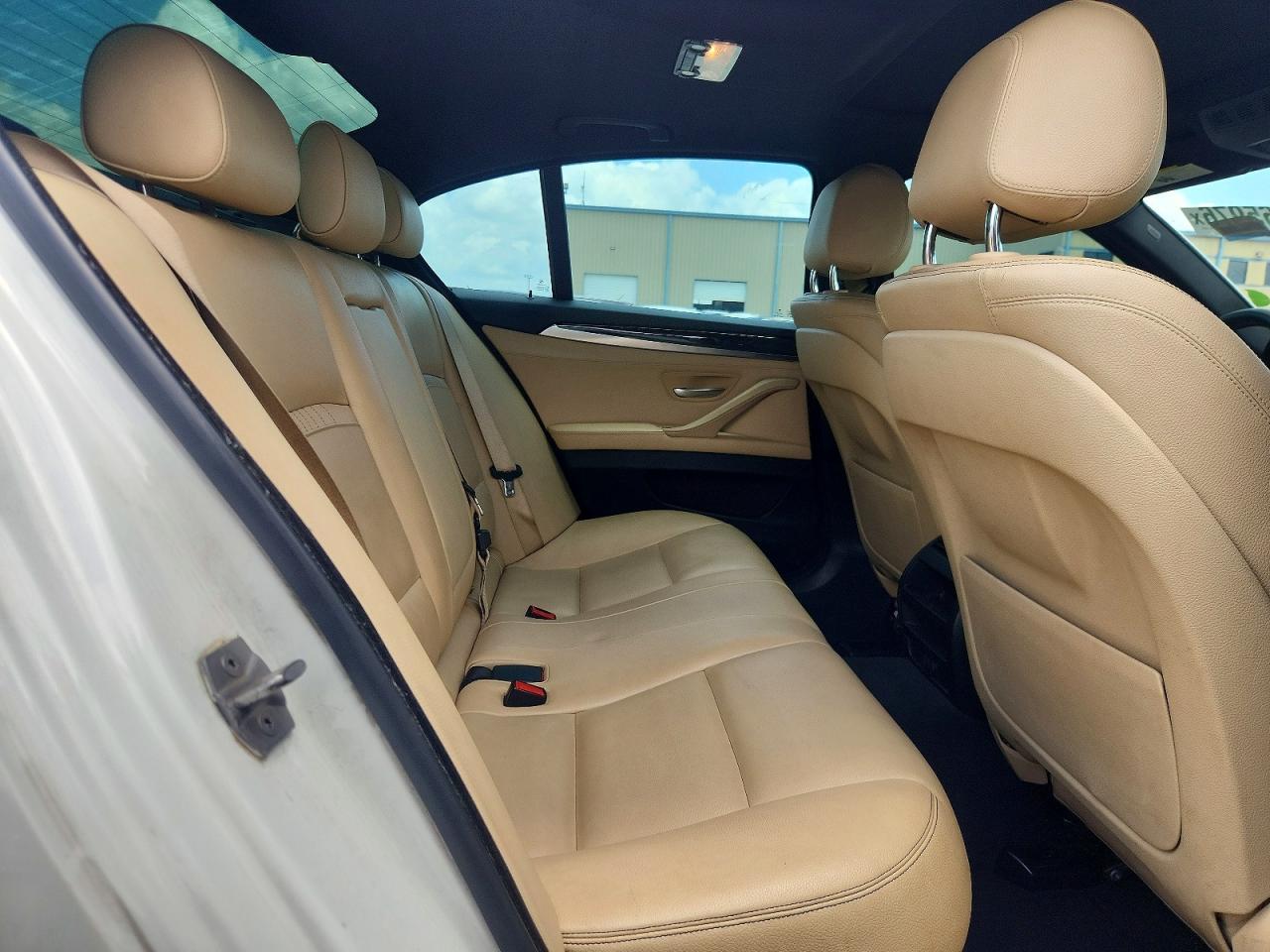 2016 BMW 528 I - zdjęcie 10