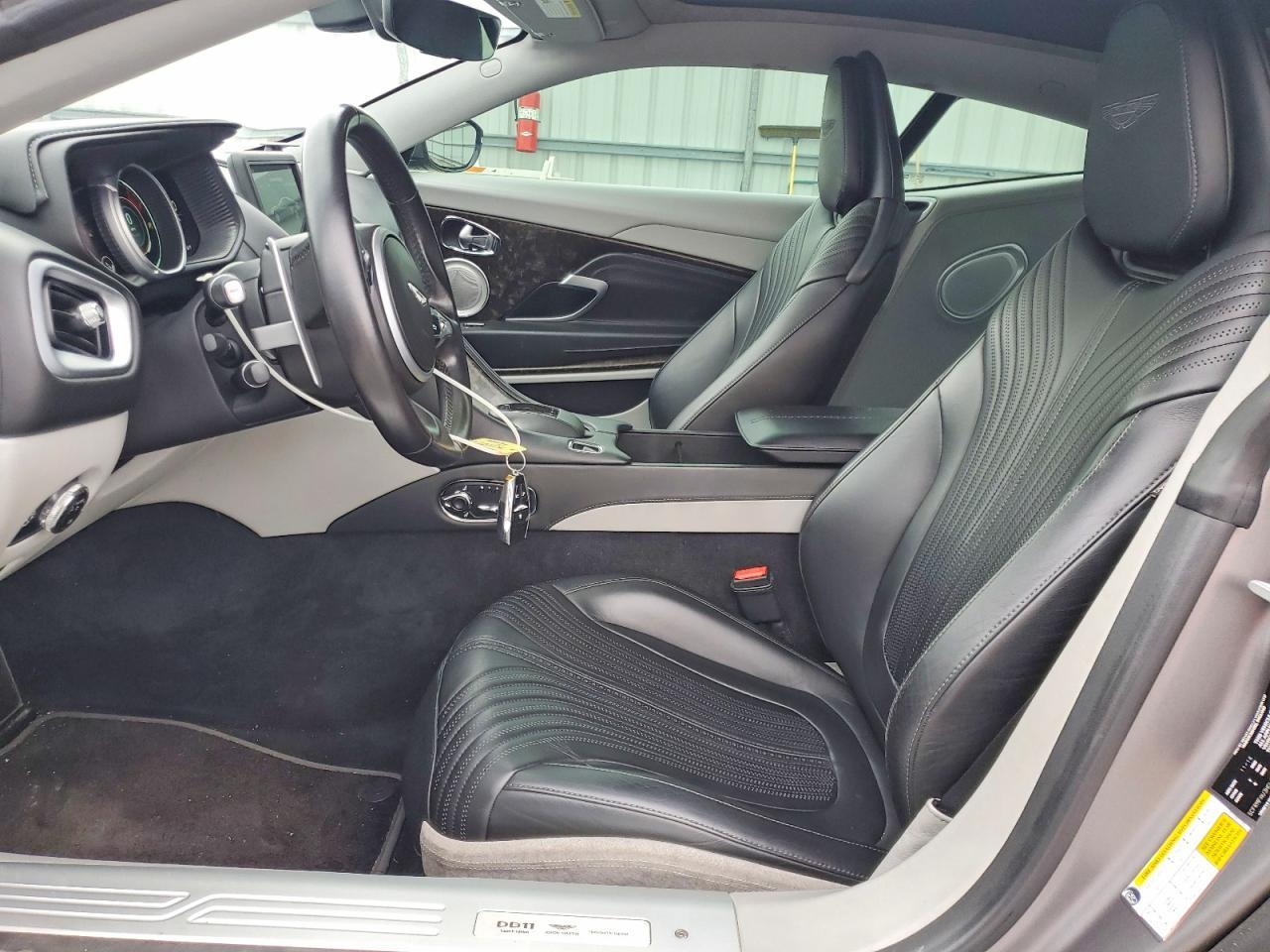 2017 Aston Martin Db11 - zdjęcie 7