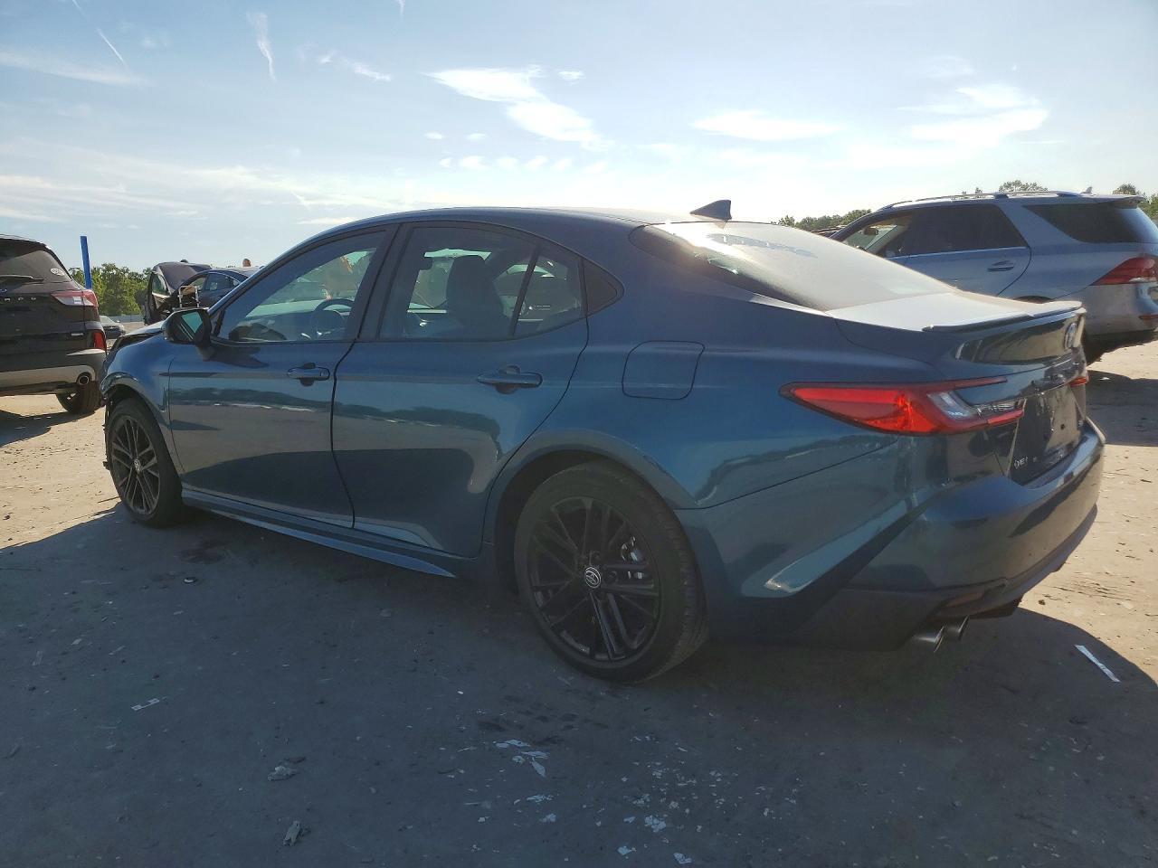 2025 Toyota Camry Se - zdjęcie 2