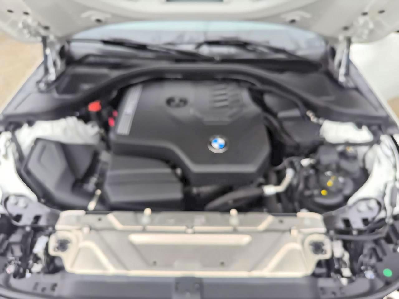 2026 BMW 230Xi - zdjęcie 13