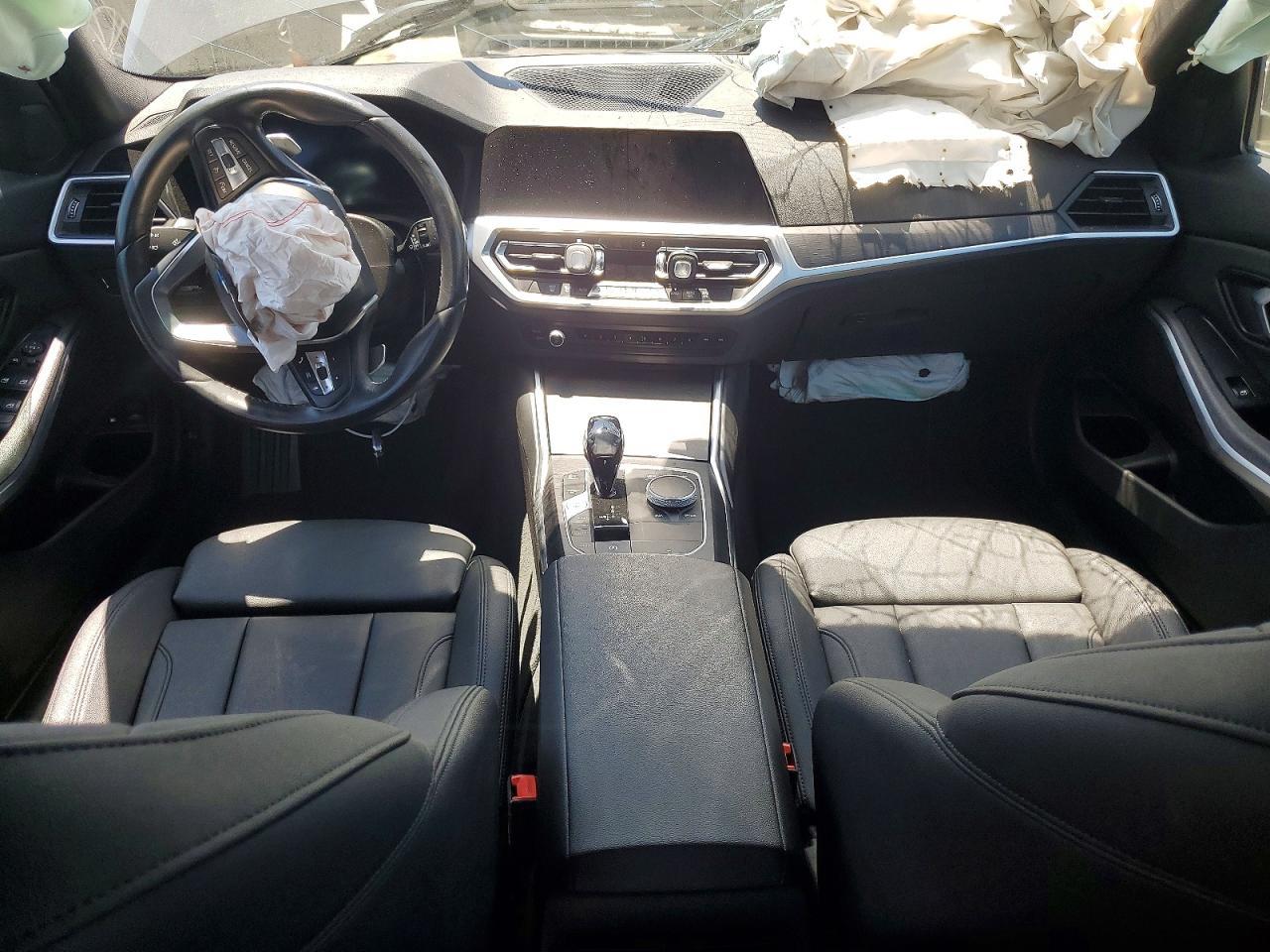 2021 BMW 330E - zdjęcie 8
