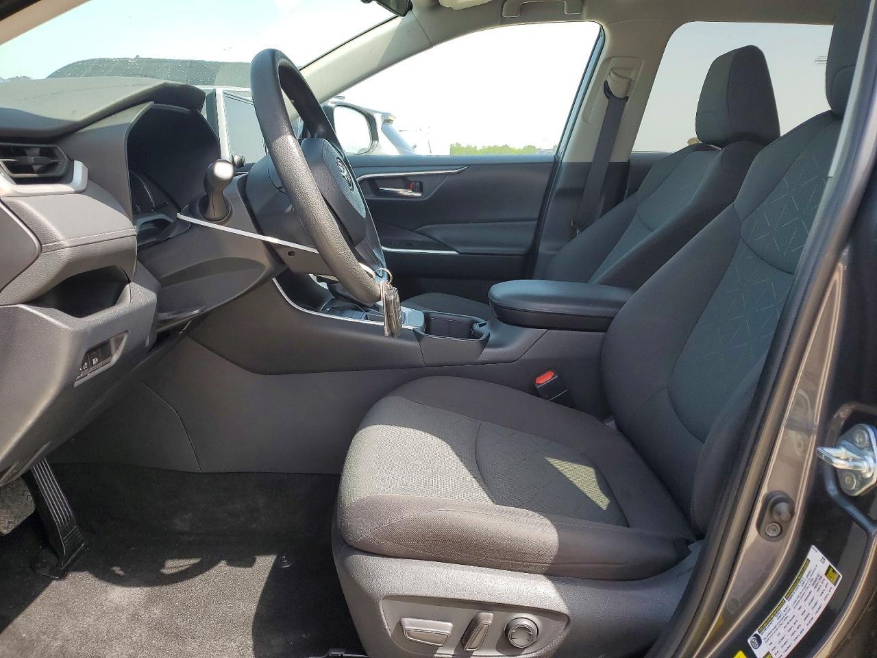 2024 Toyota Rav4 Xle - zdjęcie 7