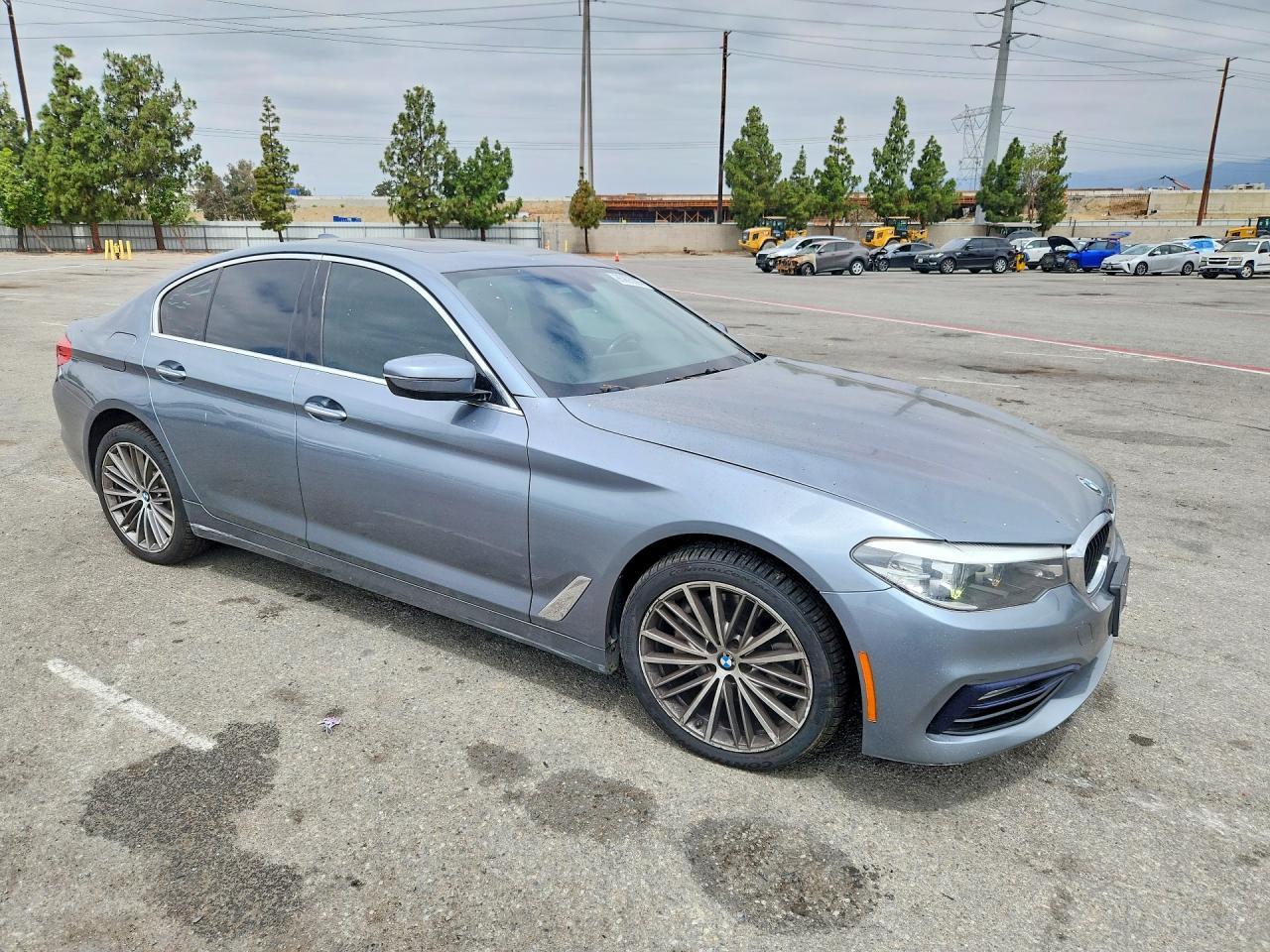 2017 BMW 530 I - zdjęcie 4