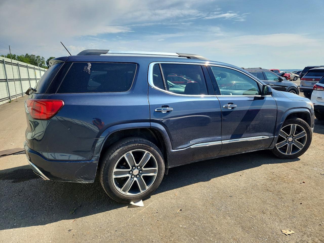 2018 GMC Acadia Denali - zdjęcie 3