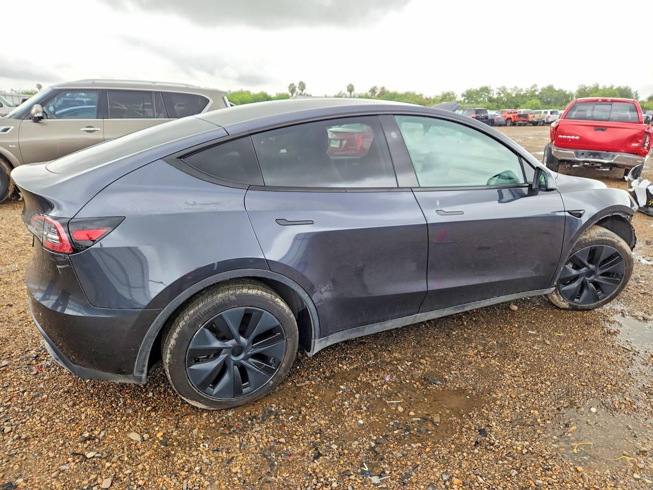 2024 Tesla Model Y - zdjęcie 3