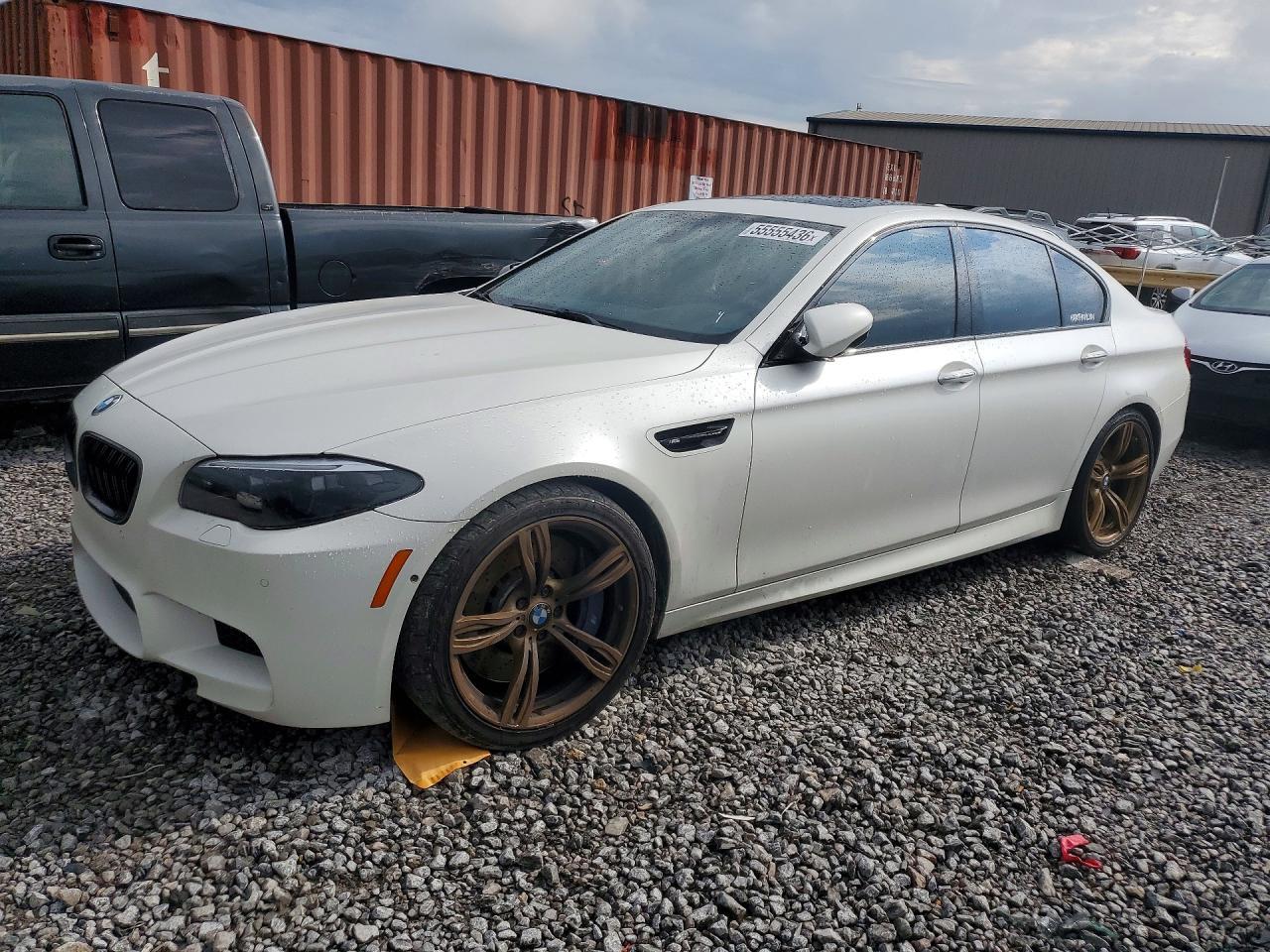 2013 BMW M5 - zdjęcie główne