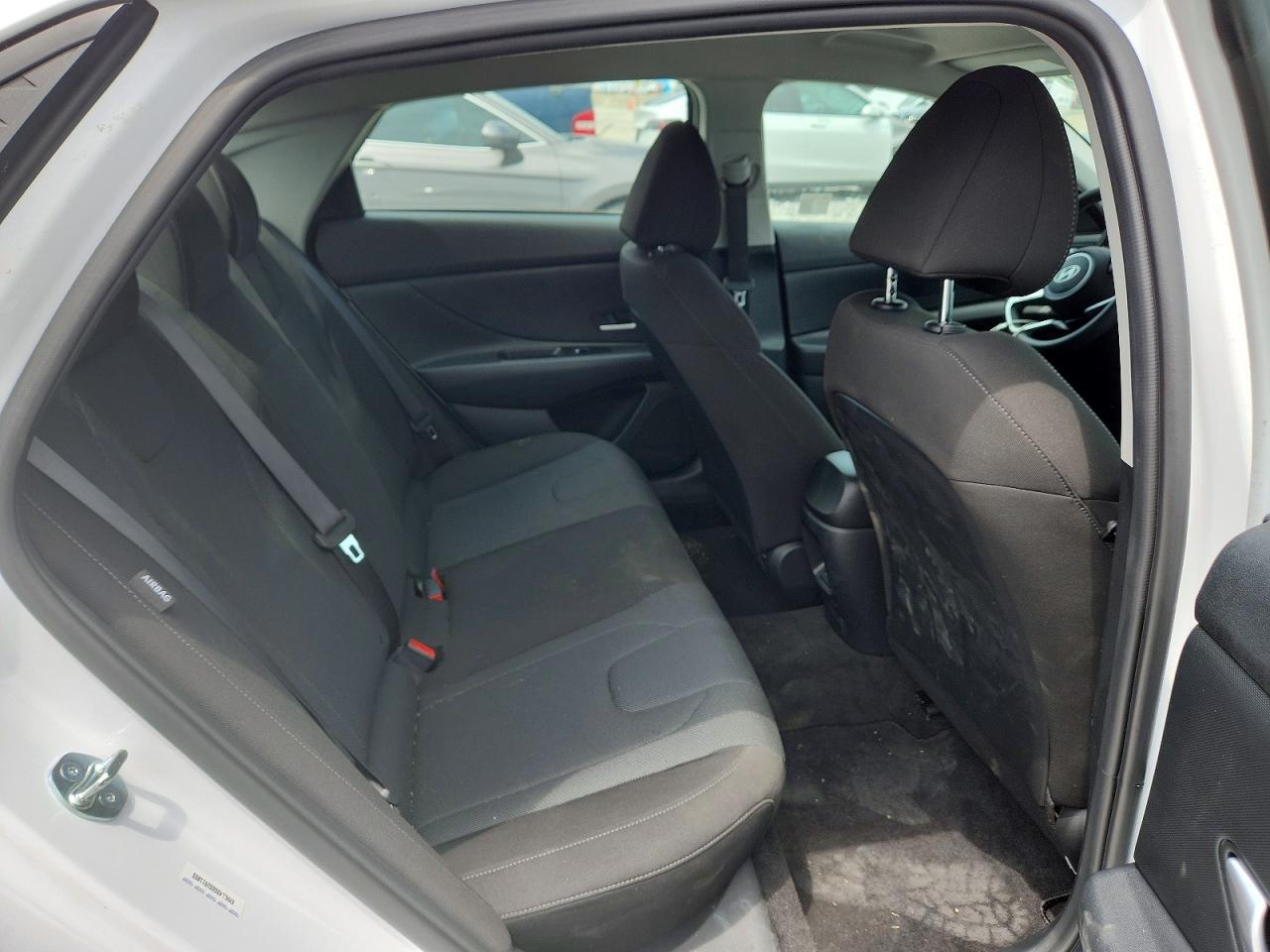 2025 Hyundai Elantra Se - zdjęcie 10