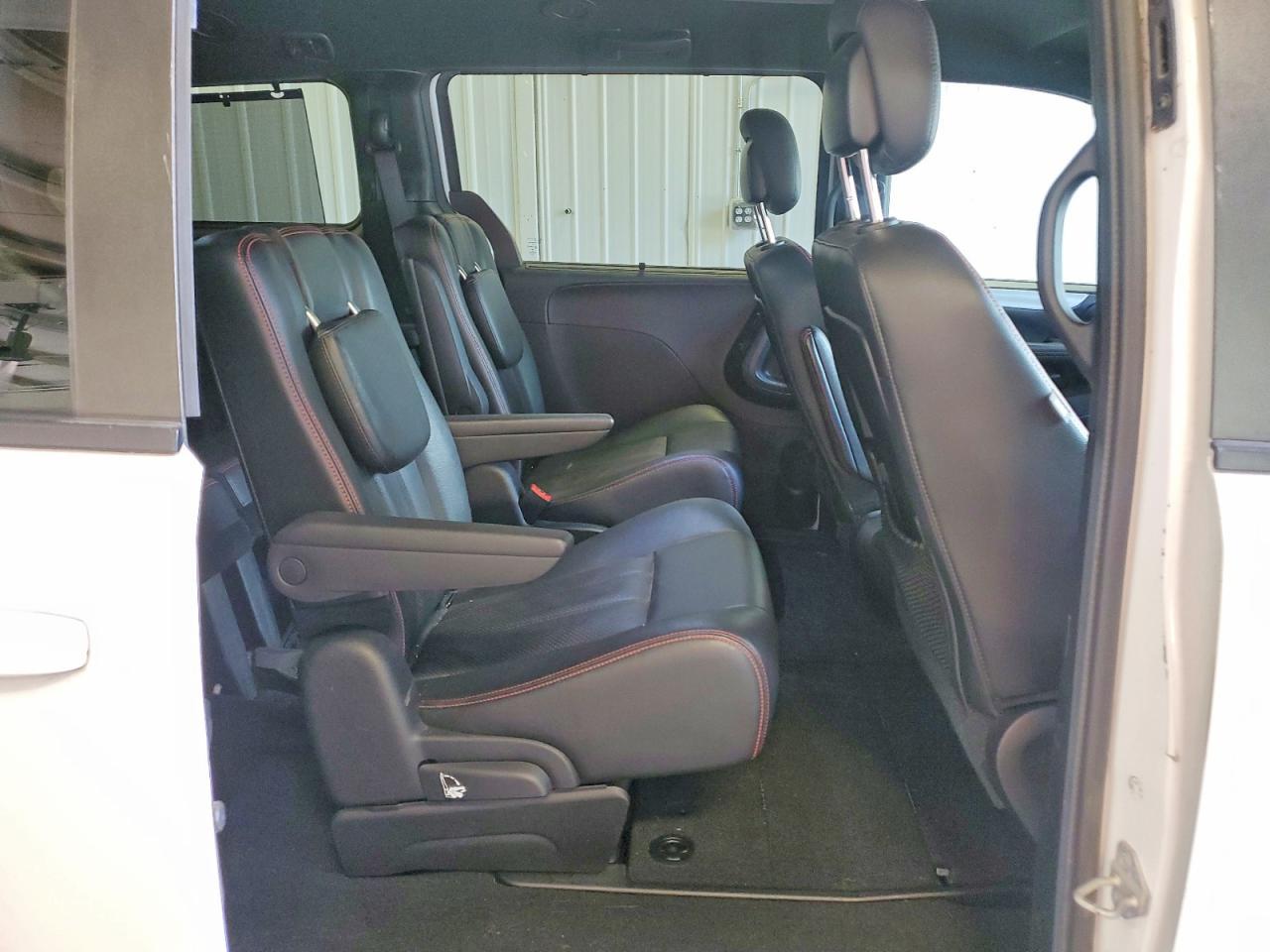 2016 Dodge Grand Caravan R - zdjęcie 11
