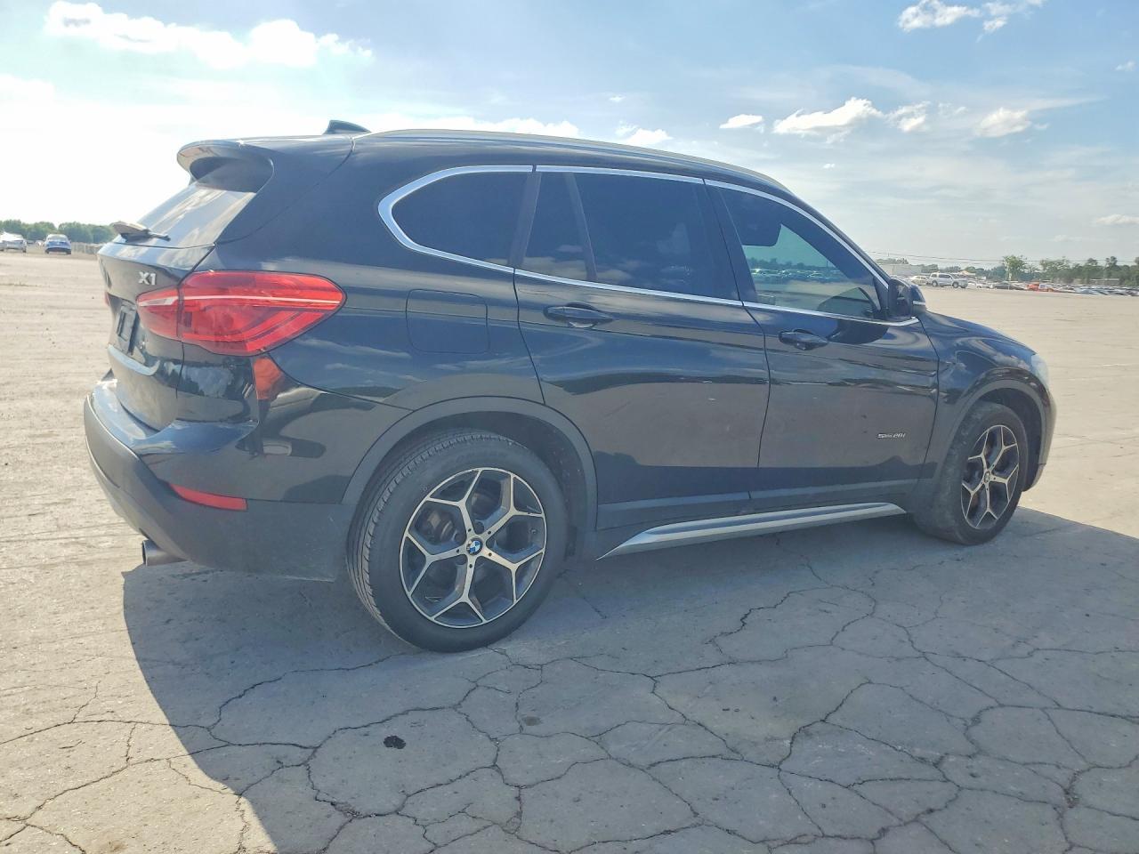 BMW X1 - zdjęcie 3