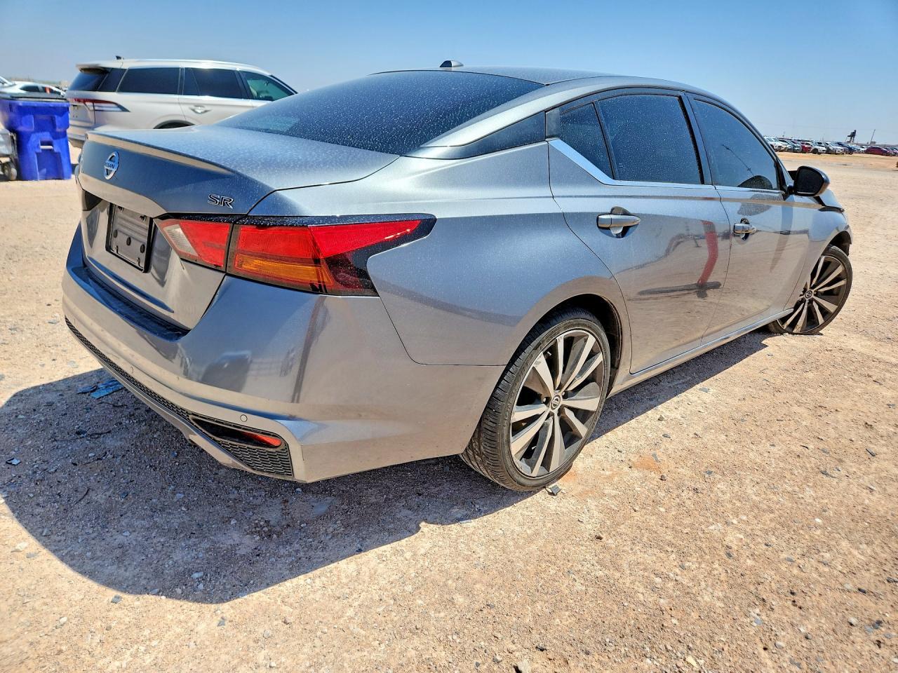 2022 Nissan Altima Sr - zdjęcie 3