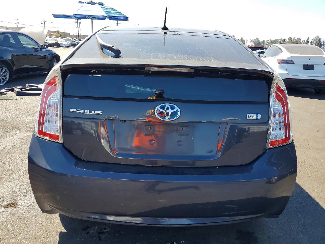 2014 Toyota Prius Three - zdjęcie 6