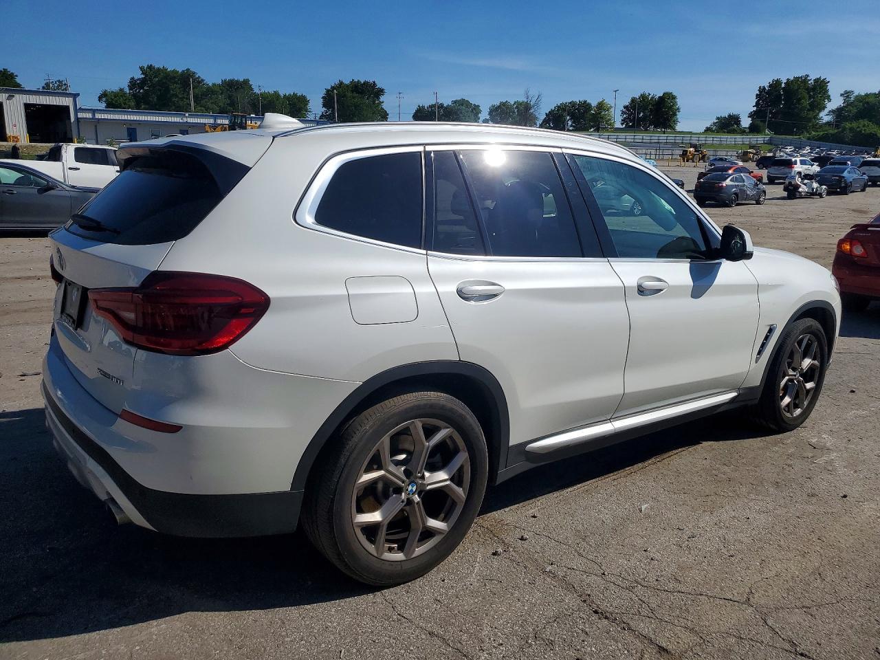 2021 BMW X3 xDrive30I - zdjęcie 3