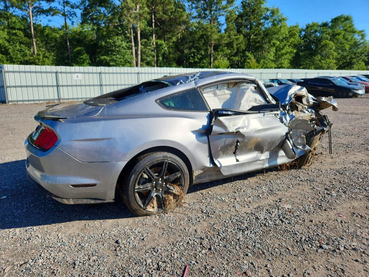 2020 Ford Mustang Gt - zdjęcie 3