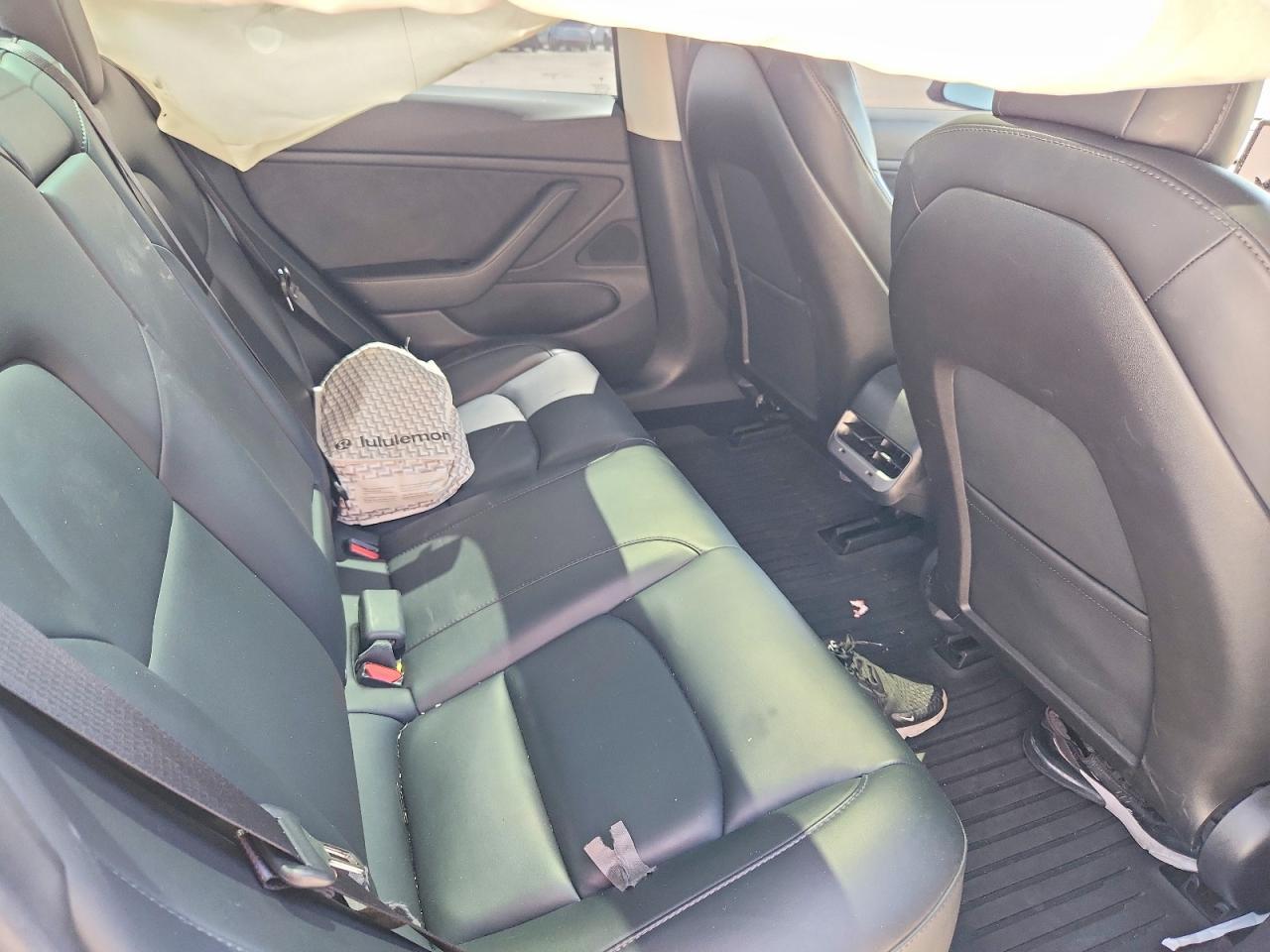 2019 Tesla Model 3 - zdjęcie 10