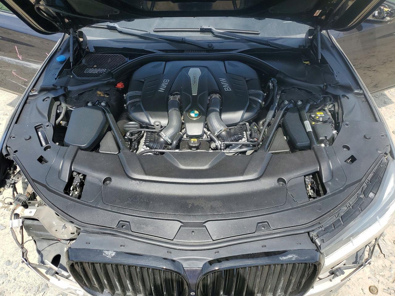 2016 BMW 750 I - zdjęcie 11