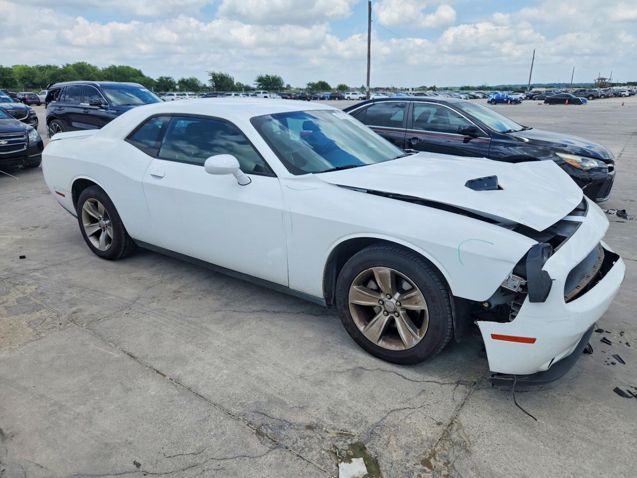 2021 Dodge Challenger Sxt - zdjęcie 4