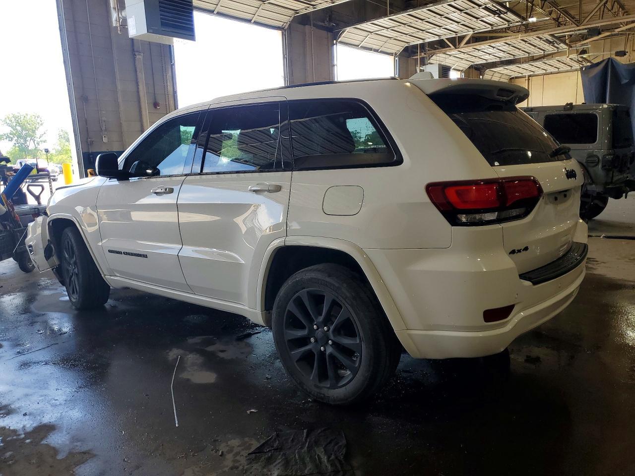 2019 Jeep Grand Cherokee Laredo - zdjęcie 2