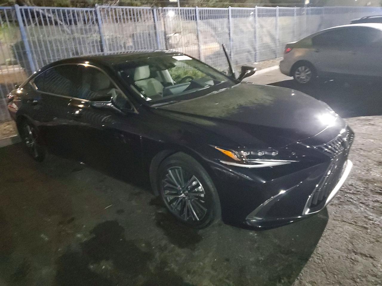 2025 Lexus Es 300H Base - zdjęcie 4
