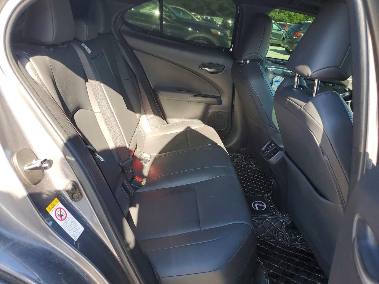 2019 Lexus Ux 200 - zdjęcie 11