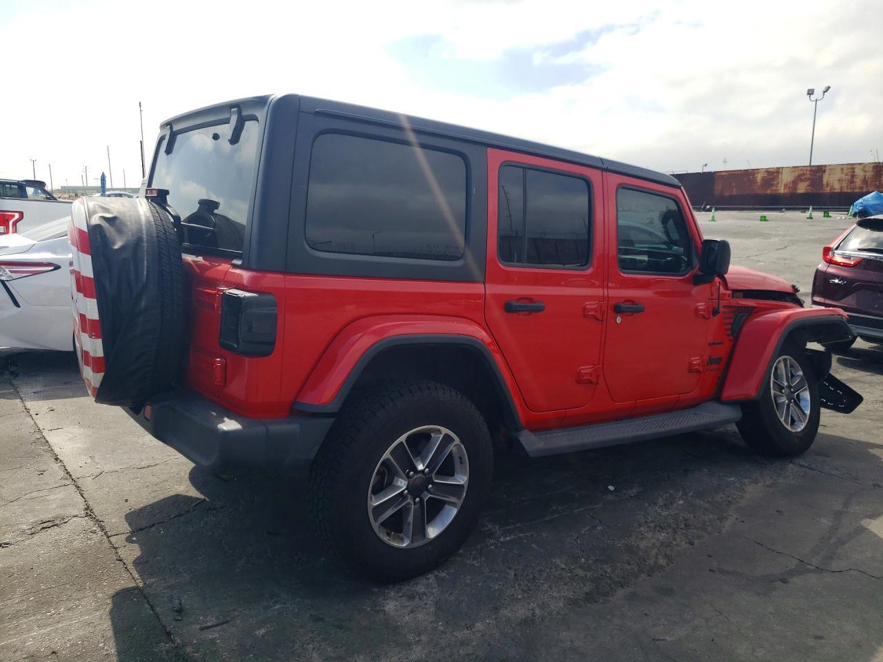 2020 Jeep Wrangler Unlimited Sahara - zdjęcie 3