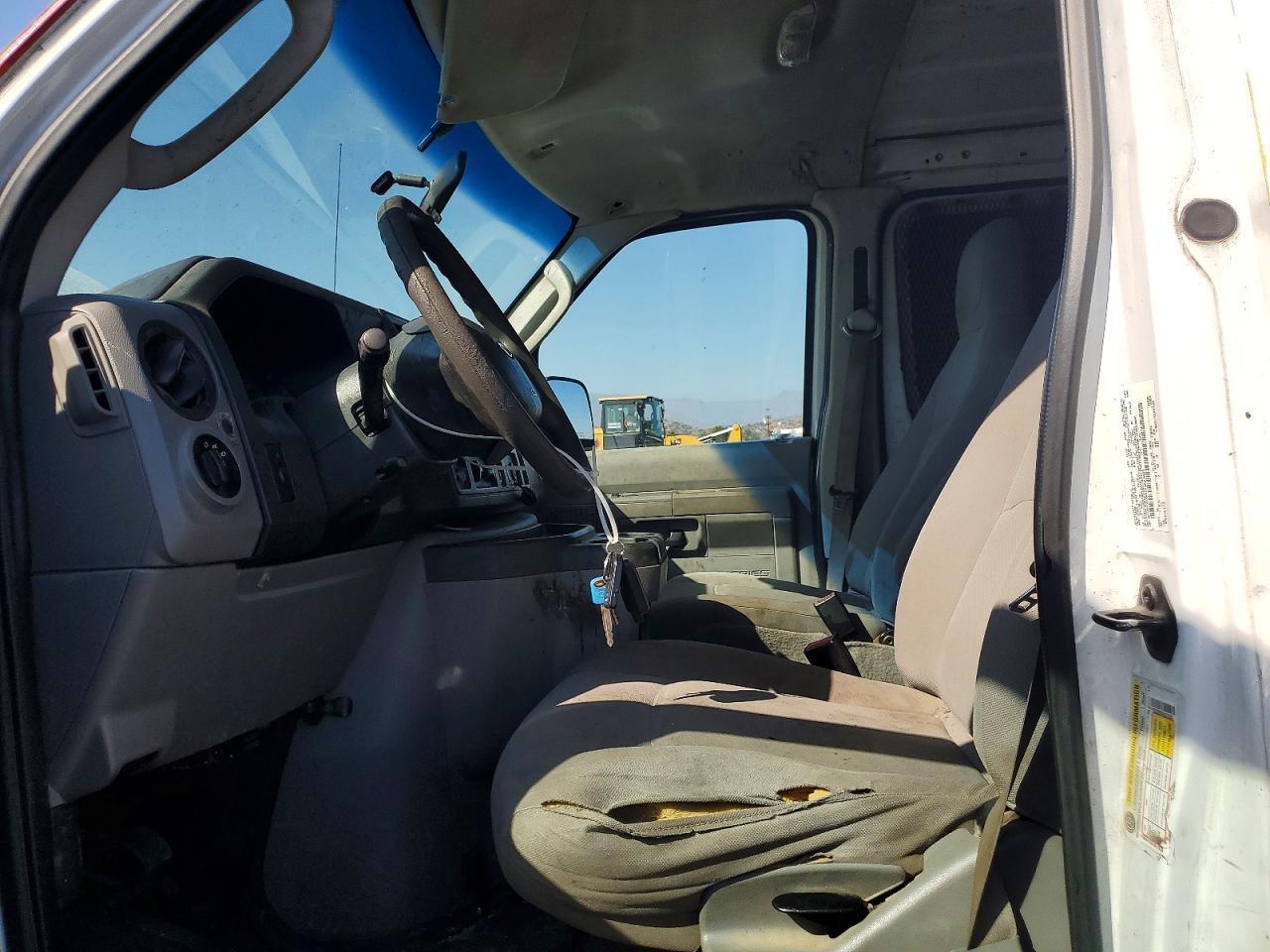2013 Ford Econoline E250 Van - zdjęcie 7
