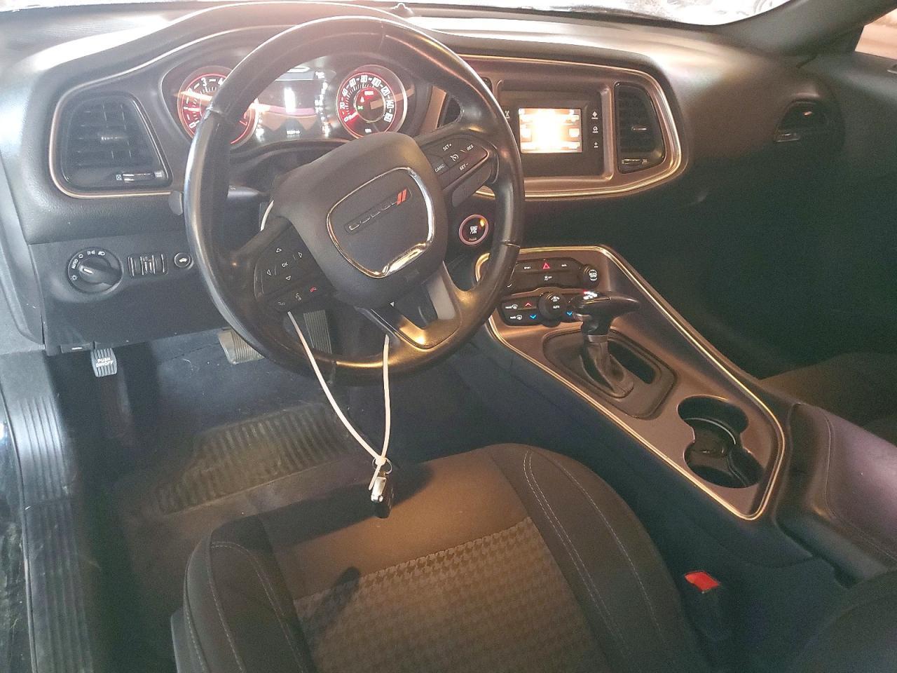 2016 Dodge Challenger Sxt - zdjęcie 8
