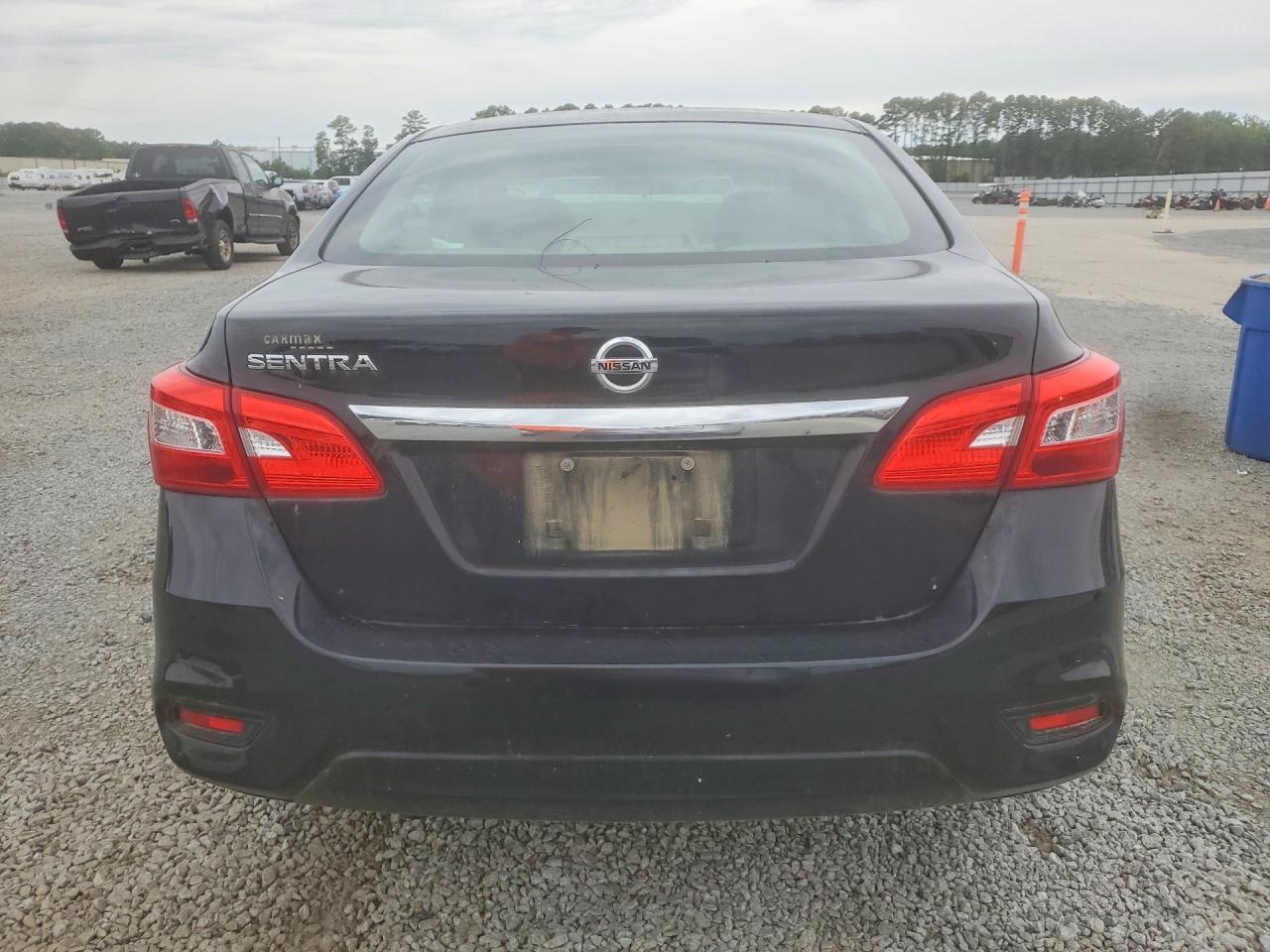 2019 Nissan Sentra S - zdjęcie 6