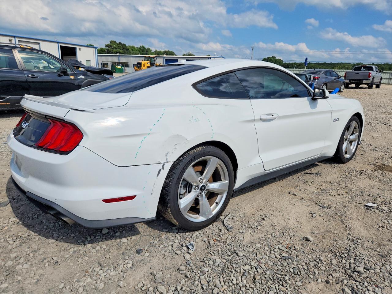 2018 Ford Mustang Gt - zdjęcie 3