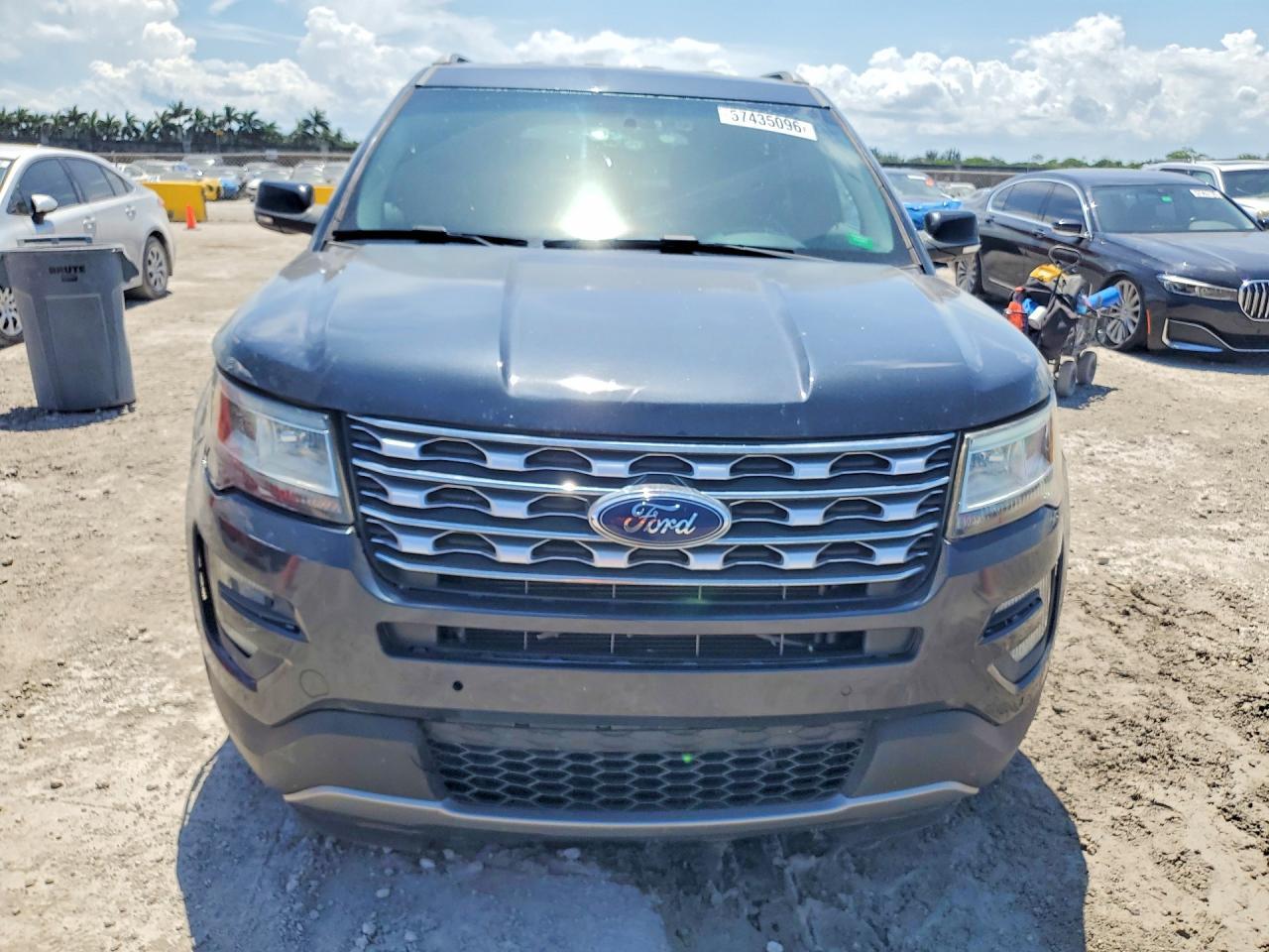 2017 Ford Explorer Xlt - zdjęcie 5