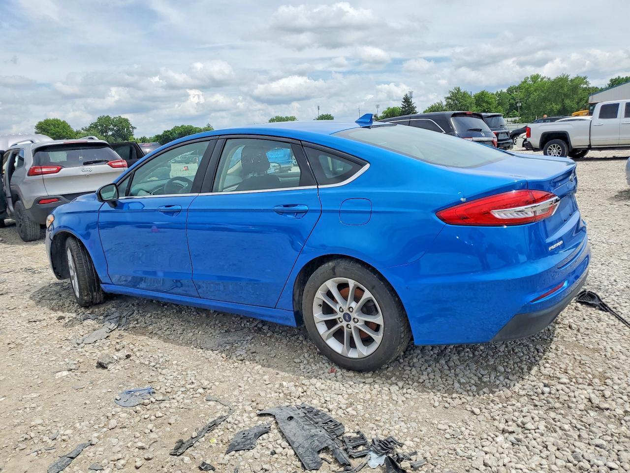2020 Ford Fusion Se - zdjęcie 2