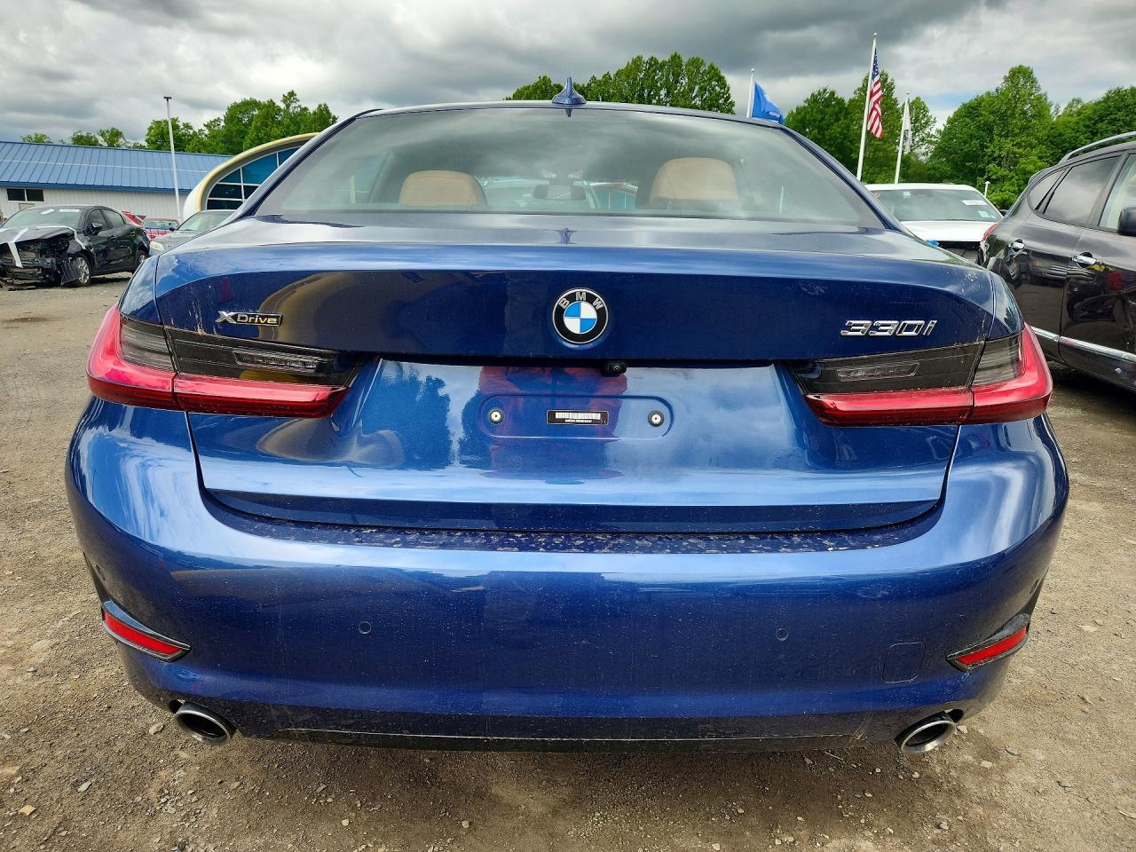 2022 BMW 330Xi - zdjęcie 6