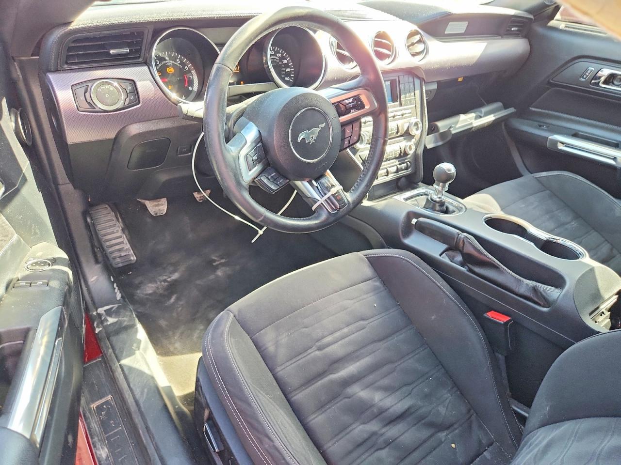 2017 Ford Mustang - zdjęcie 8