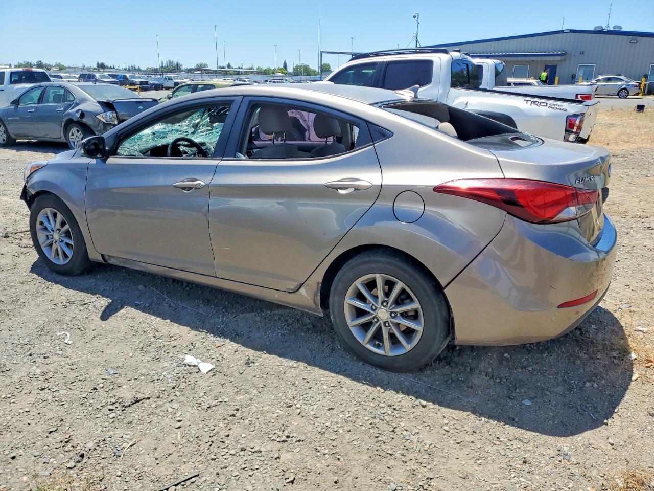 2016 Hyundai Elantra - zdjęcie 2