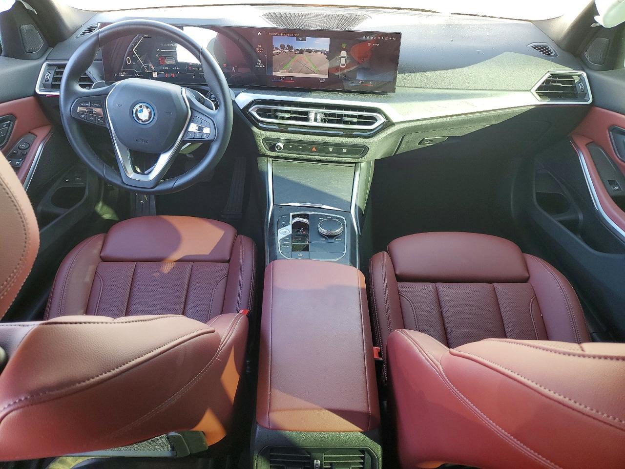 2023 BMW 330Xe - zdjęcie 8