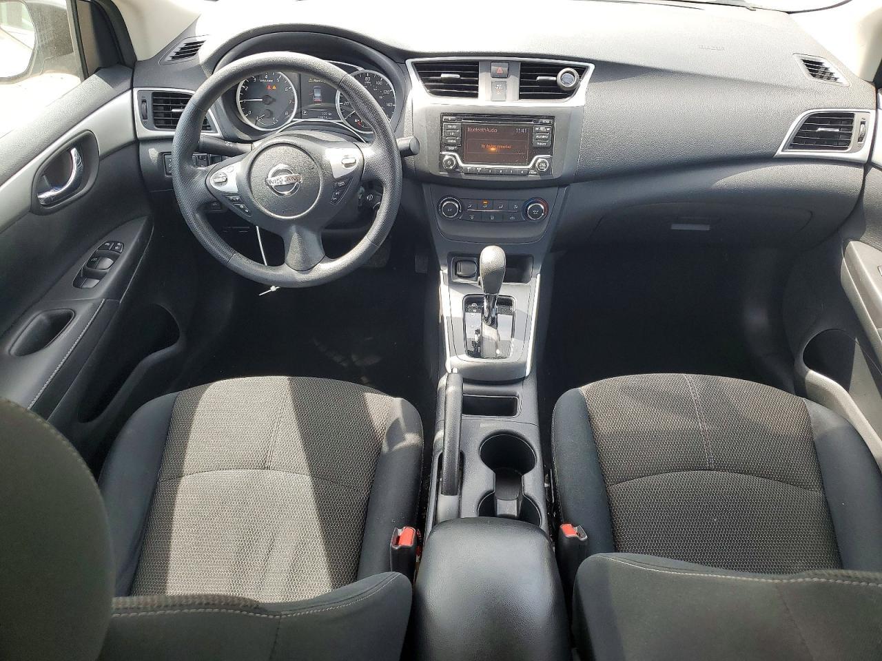 2018 Nissan Sentra S - zdjęcie 8