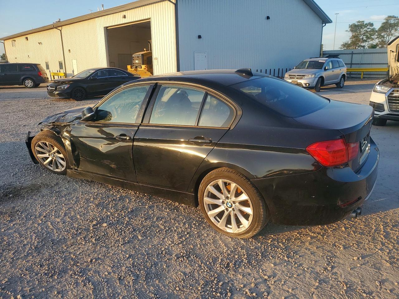 2013 BMW 328 I - zdjęcie 2