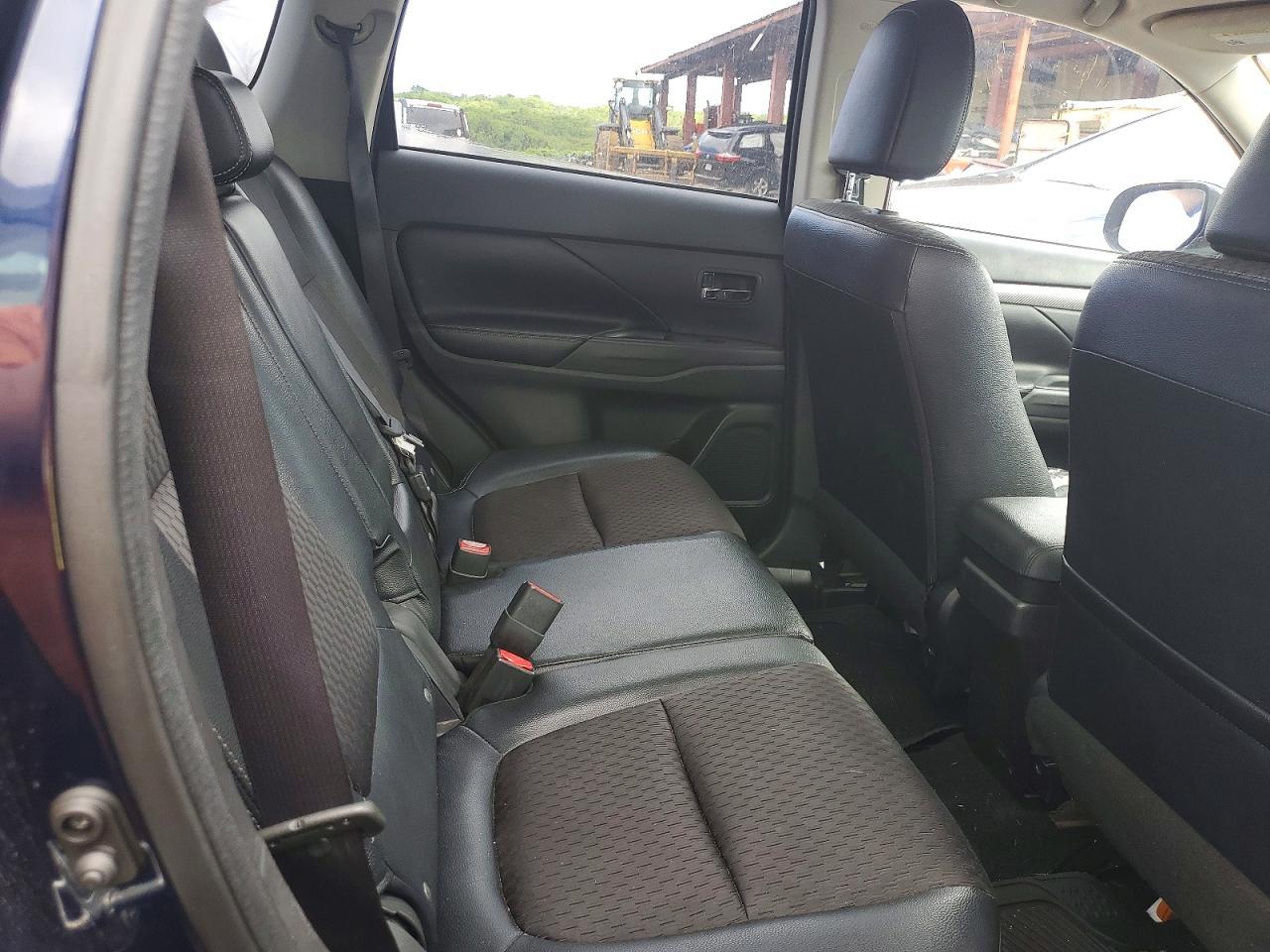 2015 Mitsubishi Outlander Se - zdjęcie 11