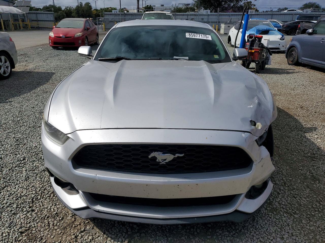 2017 Ford Mustang - zdjęcie 5