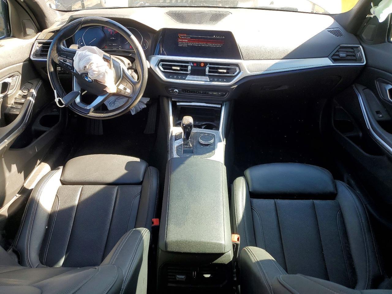 2022 BMW 330I - zdjęcie 8