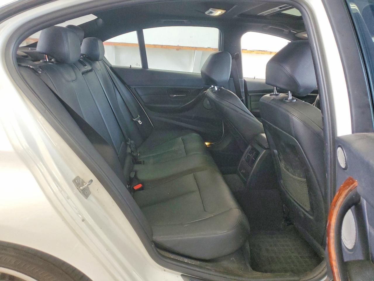 2013 BMW Seria 3 335i - zdjęcie 10