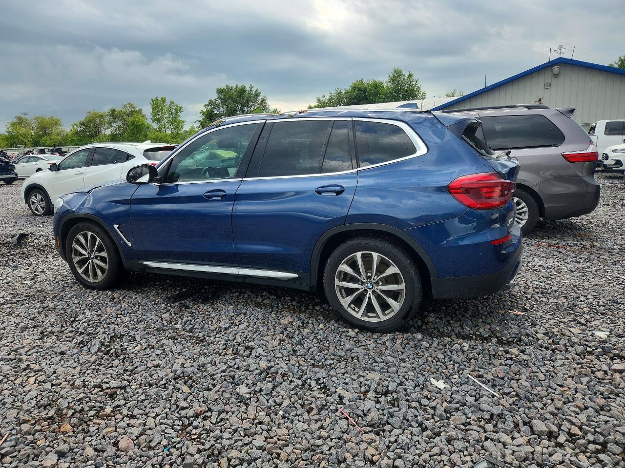2019 BMW X3 3.0I - zdjęcie 2