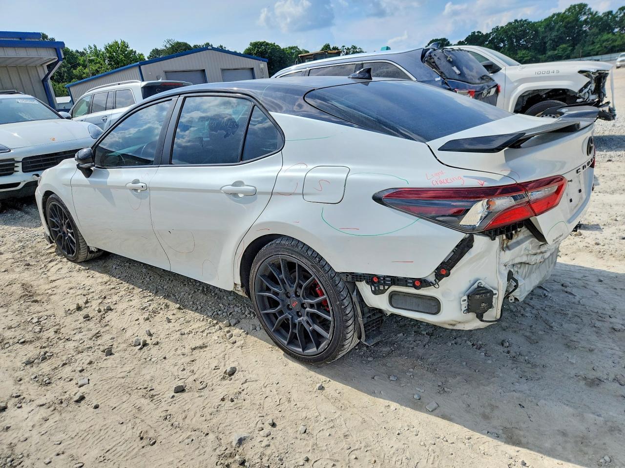 2022 Toyota Camry Trd - zdjęcie 2