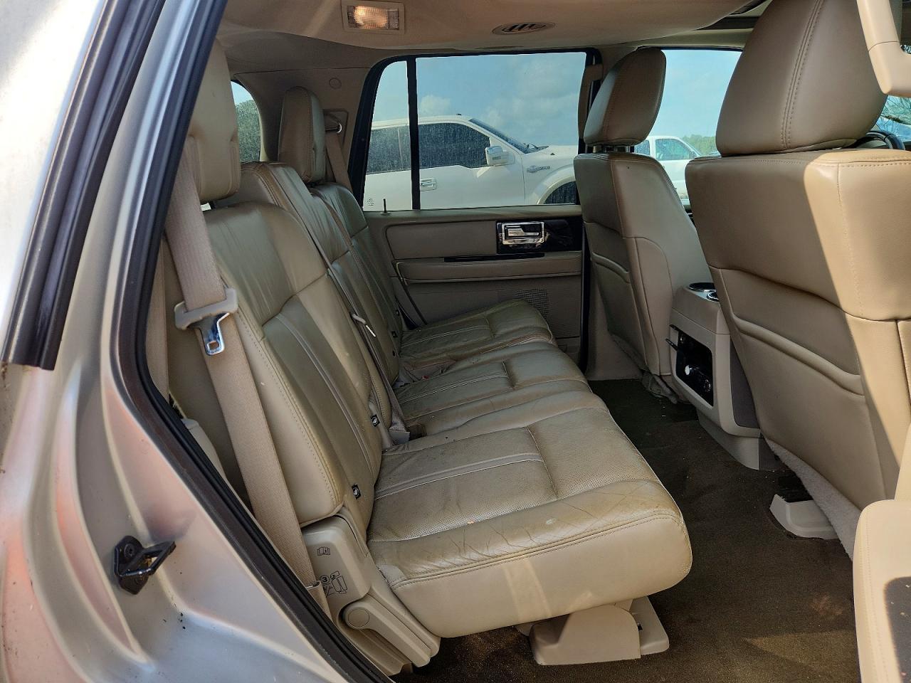 2015 Lincoln Navigator - zdjęcie 11