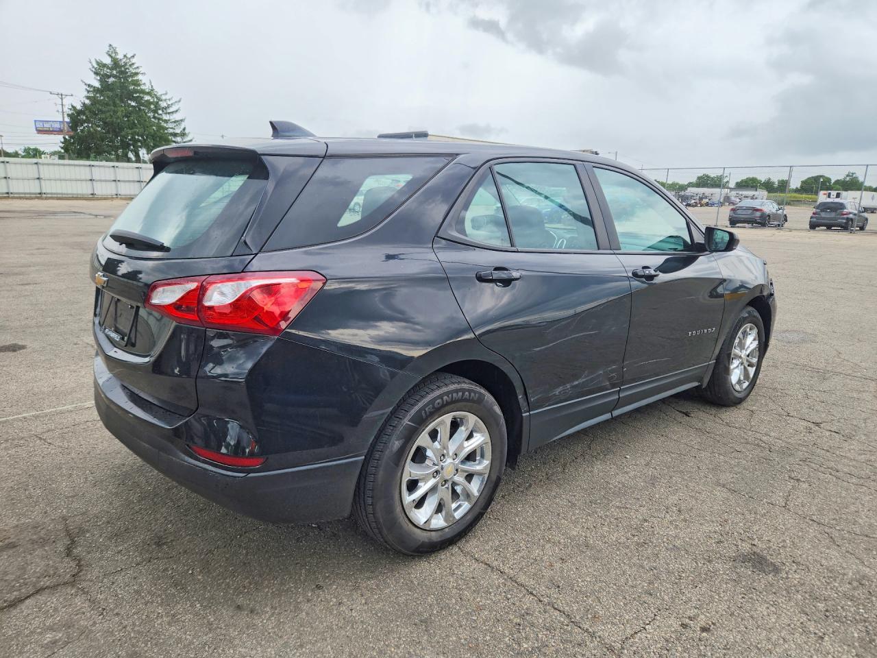 2021 Chevrolet Equinox Ls - zdjęcie 5