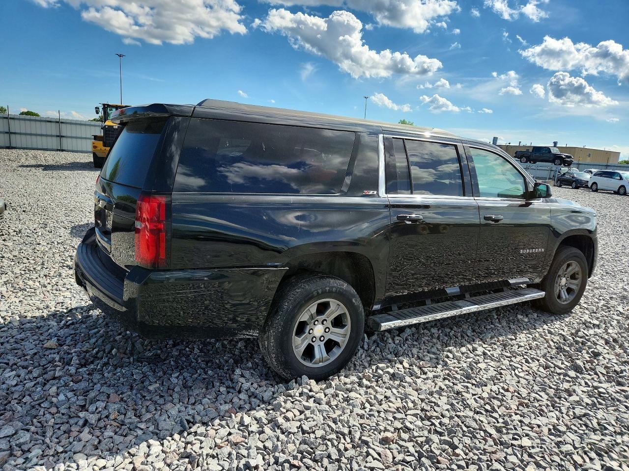 2015 Chevrolet Suburban K1500 Lt - zdjęcie 3