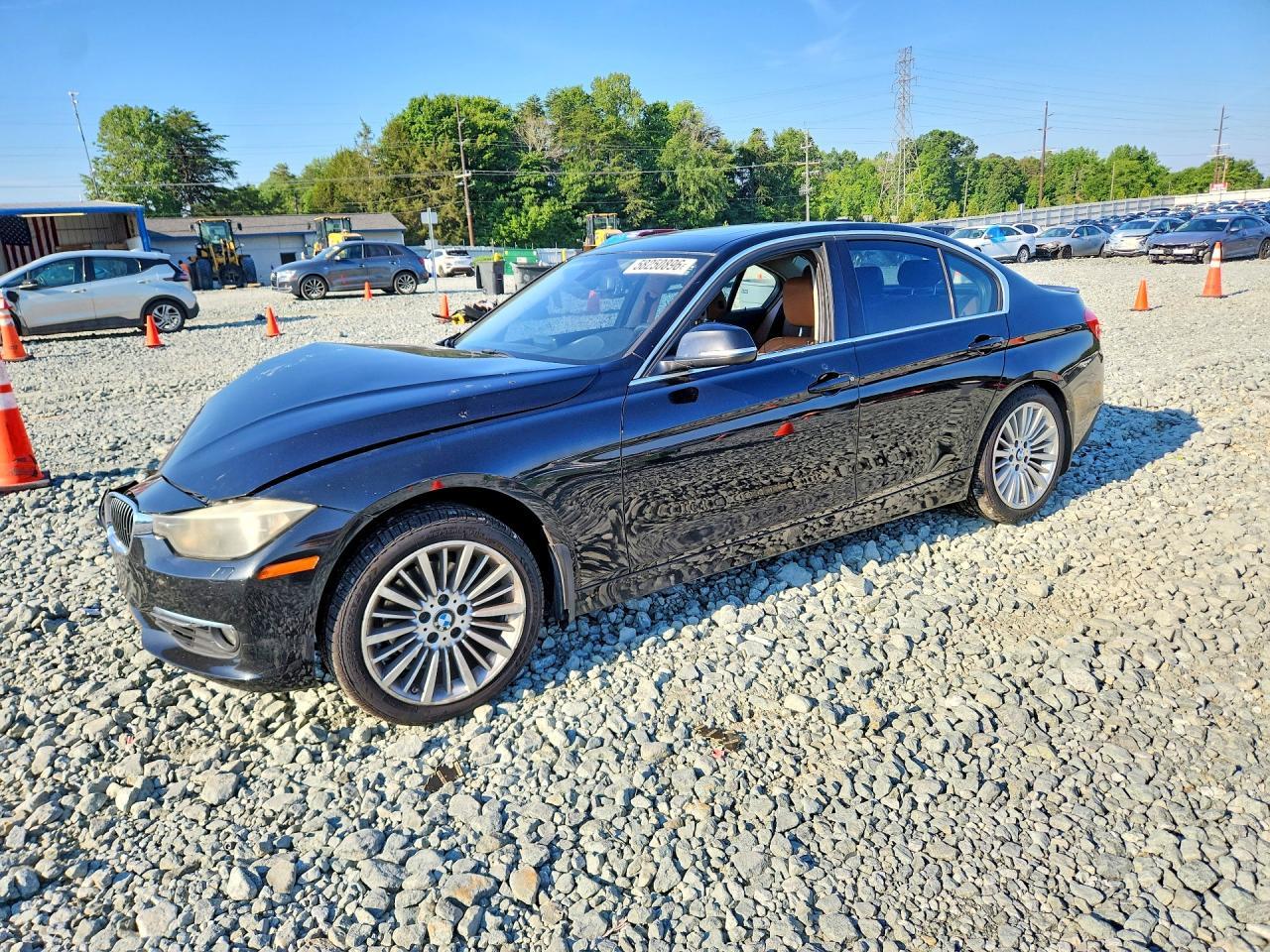 2013 BMW Seria 3 328i - zdjęcie główne