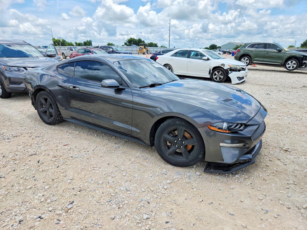 2019 Ford Mustang - zdjęcie 4