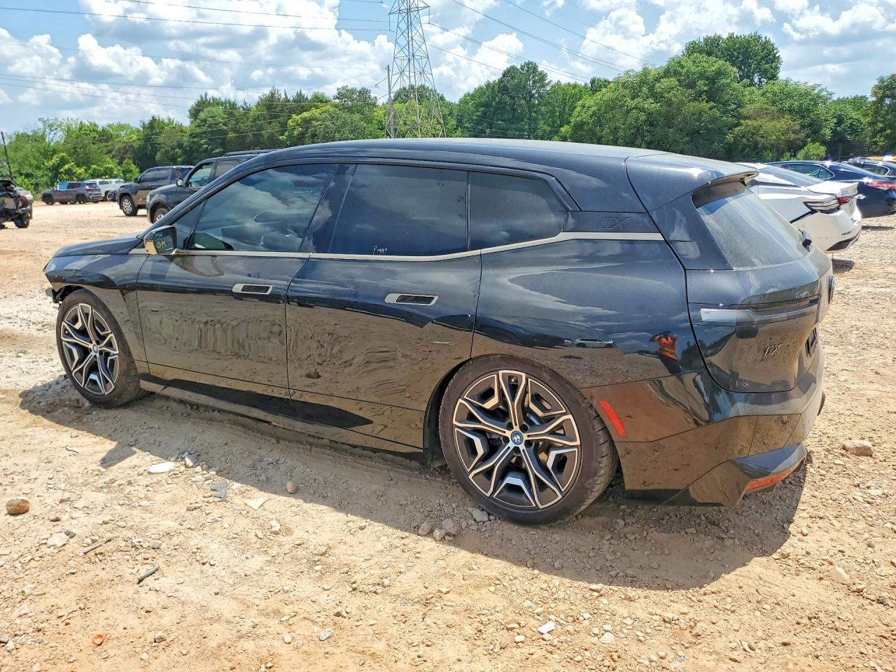 2024 BMW Ix M60 - zdjęcie 2