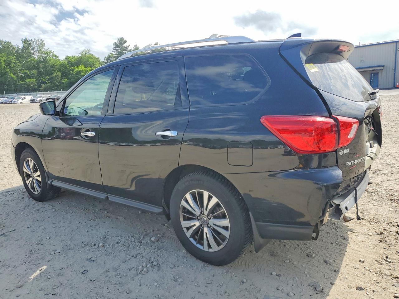 2019 Nissan Pathfinder S - zdjęcie 2