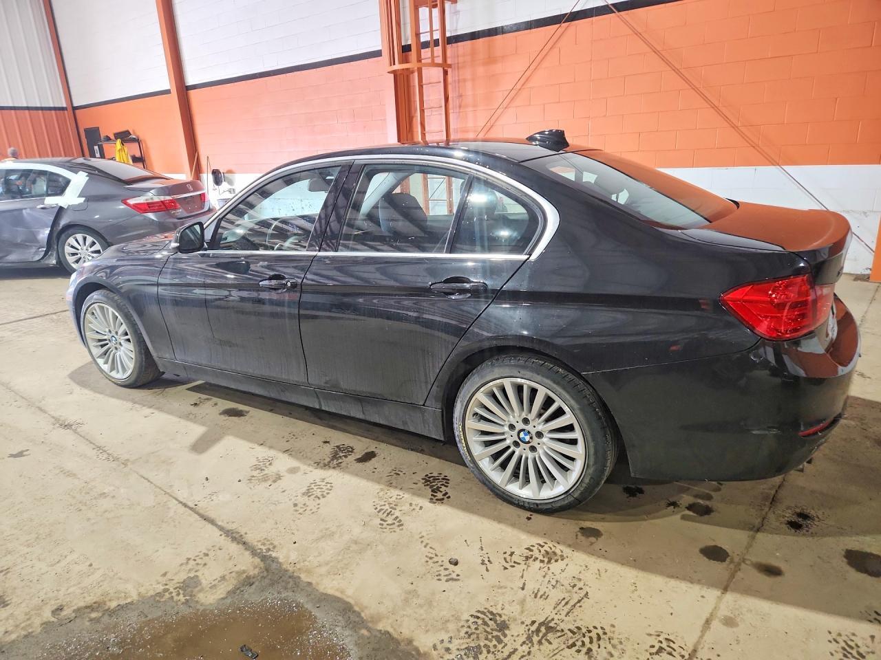2013 BMW Seria 3 328i - zdjęcie 2